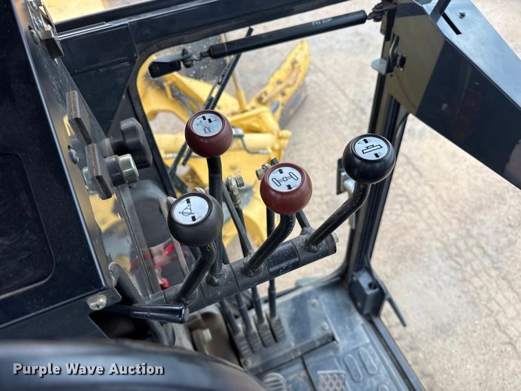 image for item EW4172 2006 Komatsu GD655 motor grader
