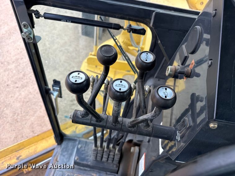 image for item EW4172 2006 Komatsu GD655 motor grader