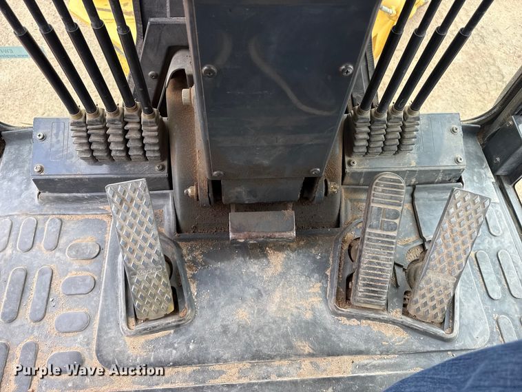 image for item EW4172 2006 Komatsu GD655 motor grader