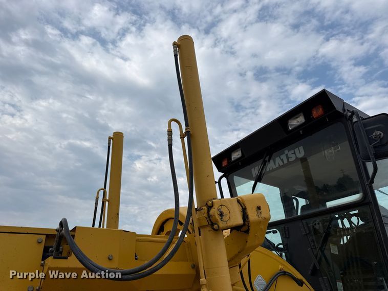 image for item EW4172 2006 Komatsu GD655 motor grader
