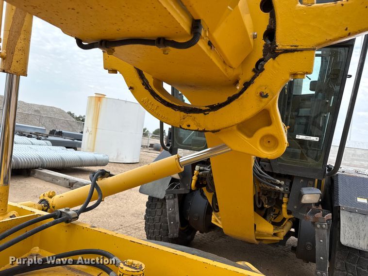 image for item EW4172 2006 Komatsu GD655 motor grader