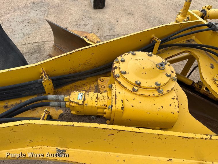 image for item EW4172 2006 Komatsu GD655 motor grader