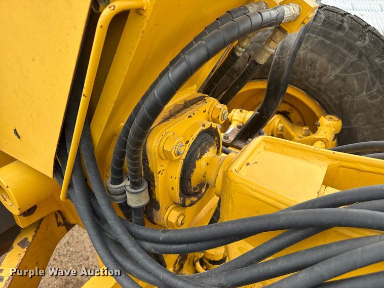 image for item EW4172 2006 Komatsu GD655 motor grader