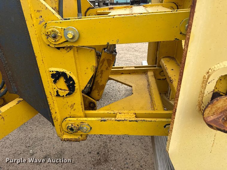 image for item EW4172 2006 Komatsu GD655 motor grader