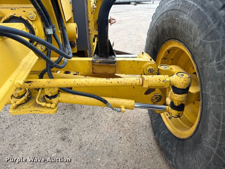 image for item EW4172 2006 Komatsu GD655 motor grader