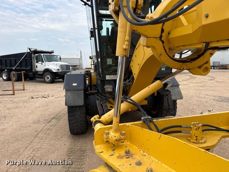 image for item EW4172 2006 Komatsu GD655 motor grader