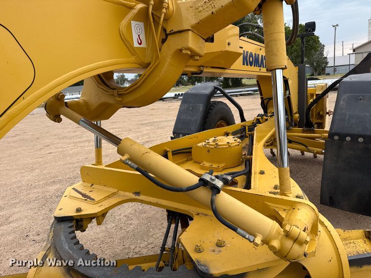 image for item EW4172 2006 Komatsu GD655 motor grader