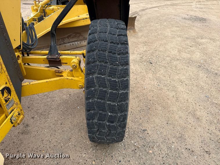 image for item EW4172 2006 Komatsu GD655 motor grader