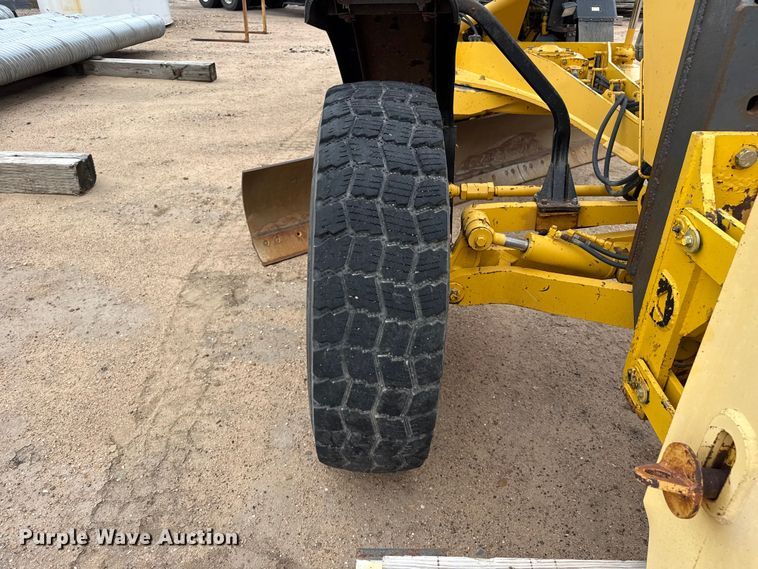 image for item EW4172 2006 Komatsu GD655 motor grader
