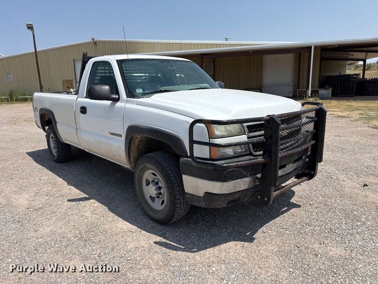 image for item EW4182 2006 Chevrolet Silverado 2500HD pickup truck
