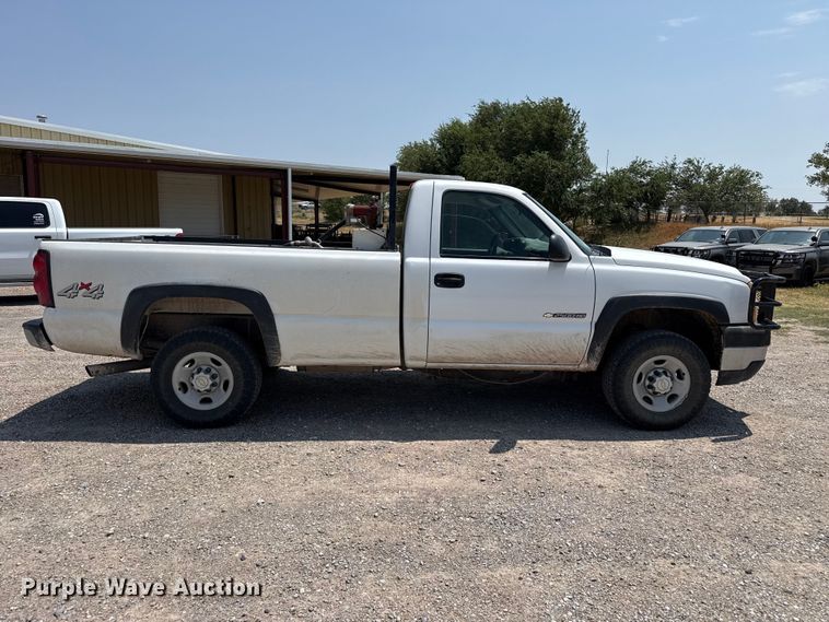 image for item EW4182 2006 Chevrolet Silverado 2500HD pickup truck