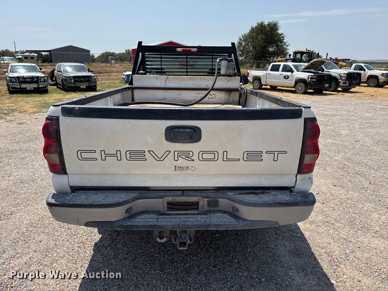 image for item EW4182 2006 Chevrolet Silverado 2500HD pickup truck