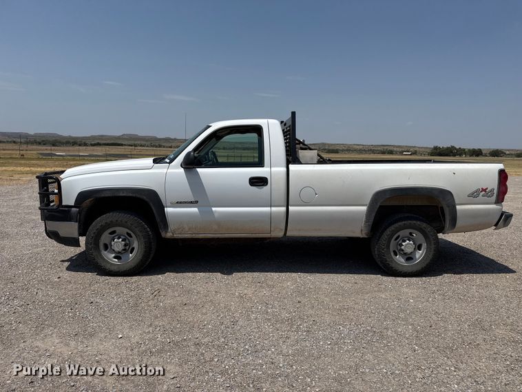 image for item EW4182 2006 Chevrolet Silverado 2500HD pickup truck