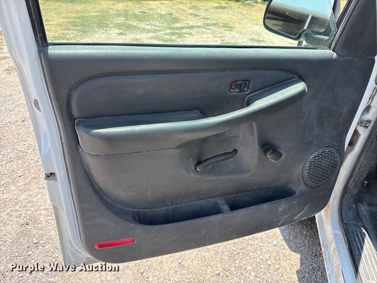 image for item EW4182 2006 Chevrolet Silverado 2500HD pickup truck