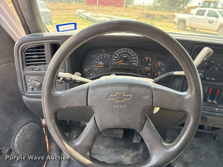 image for item EW4182 2006 Chevrolet Silverado 2500HD pickup truck