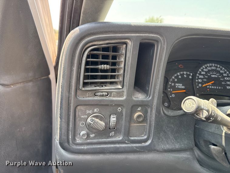 image for item EW4182 2006 Chevrolet Silverado 2500HD pickup truck