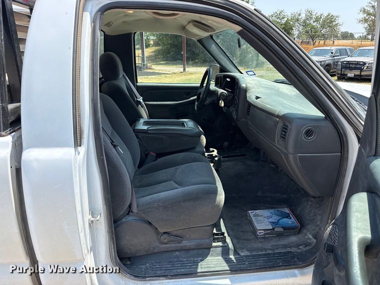 image for item EW4182 2006 Chevrolet Silverado 2500HD pickup truck