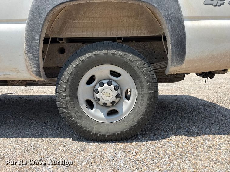 image for item EW4182 2006 Chevrolet Silverado 2500HD pickup truck