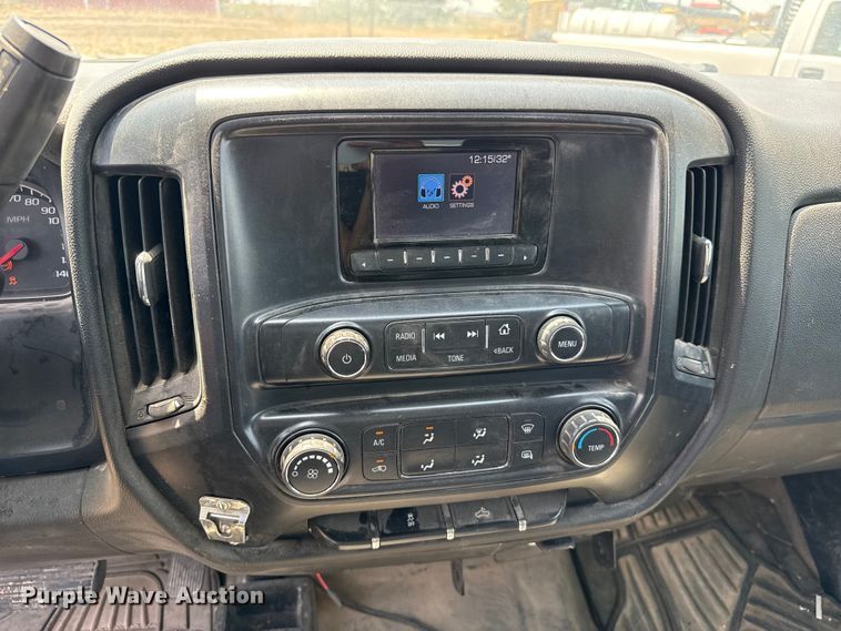 image for item EW4183 2015 Chevrolet Silverado 1500 Crew Cab pickup truck