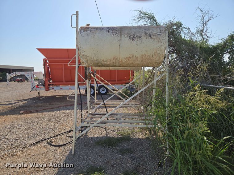 image for item EW8558 (2) fuel tanks with stands