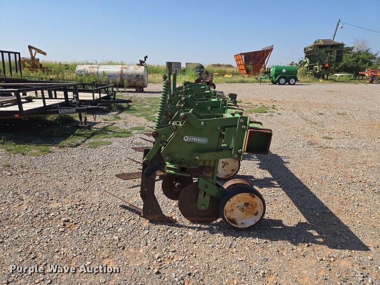image for item EW8562 Wetherell 2700 row crop cultivator