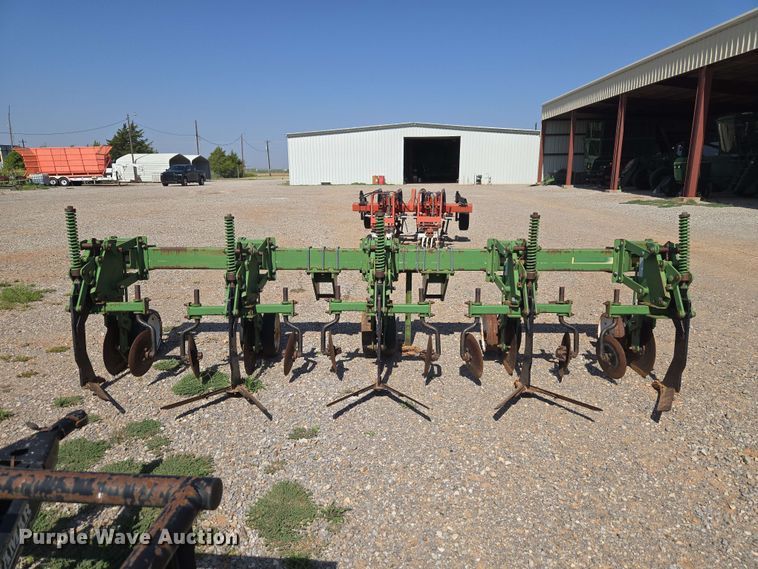 image for item EW8562 Wetherell 2700 row crop cultivator