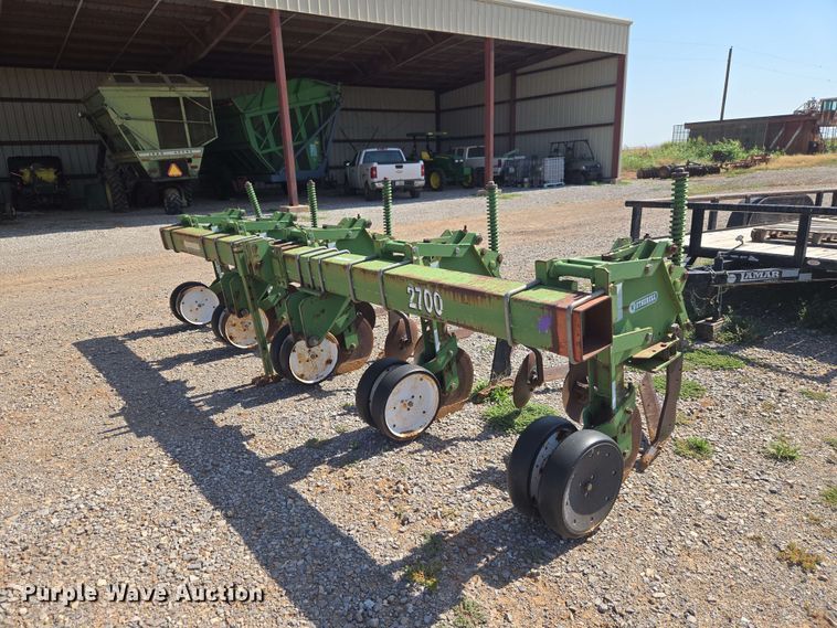 image for item EW8562 Wetherell 2700 row crop cultivator