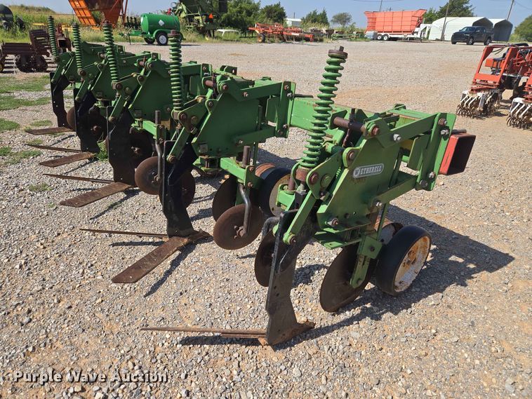 image for item EW8562 Wetherell 2700 row crop cultivator