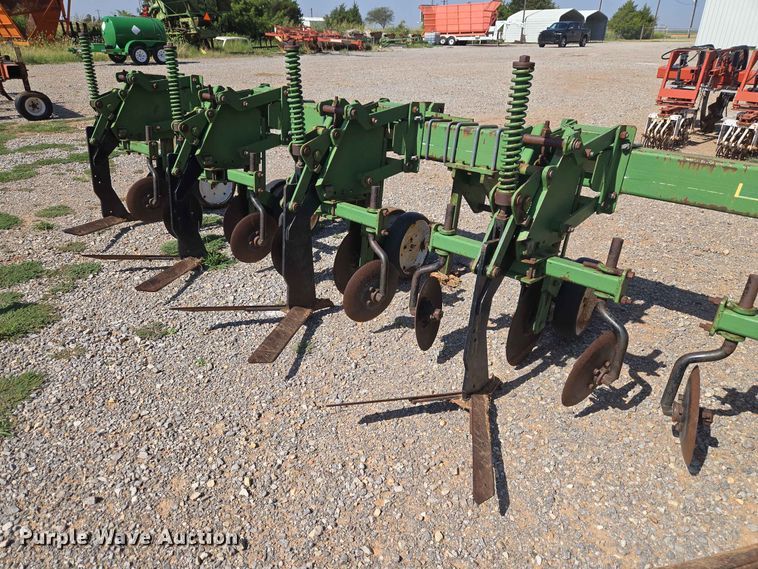 image for item EW8562 Wetherell 2700 row crop cultivator