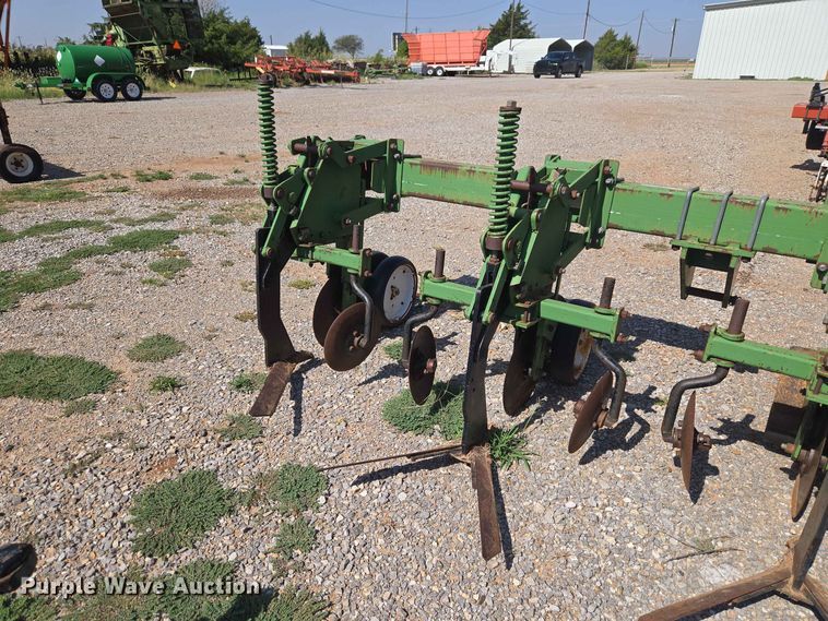 image for item EW8562 Wetherell 2700 row crop cultivator