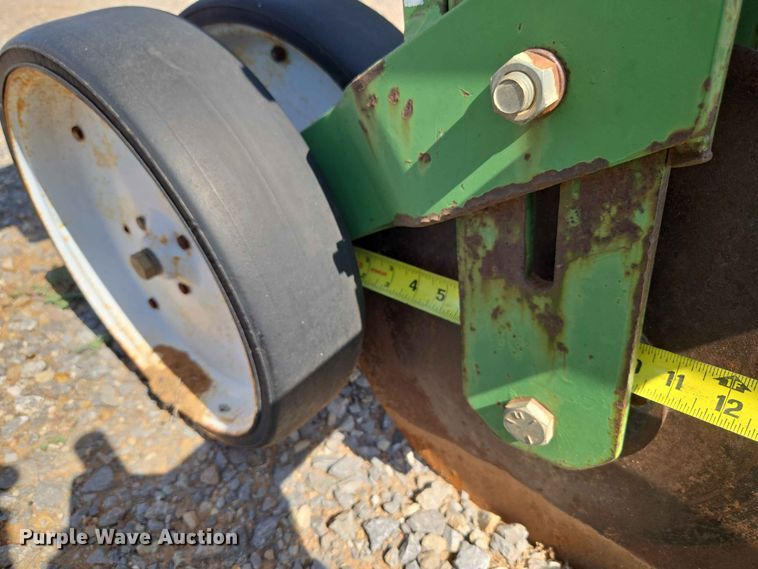 image for item EW8562 Wetherell 2700 row crop cultivator