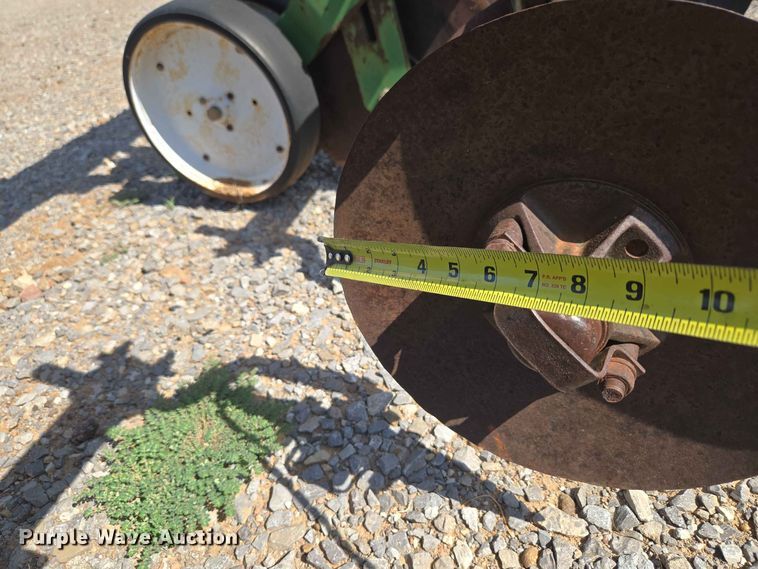 image for item EW8562 Wetherell 2700 row crop cultivator