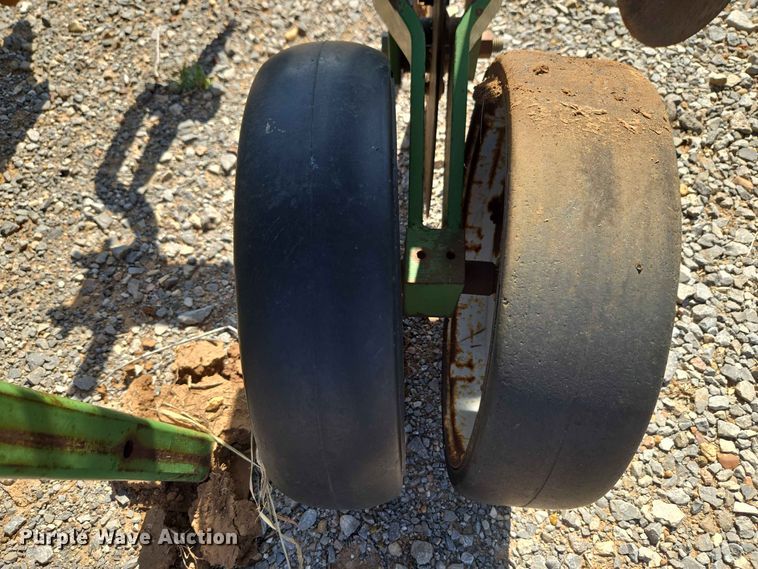 image for item EW8562 Wetherell 2700 row crop cultivator
