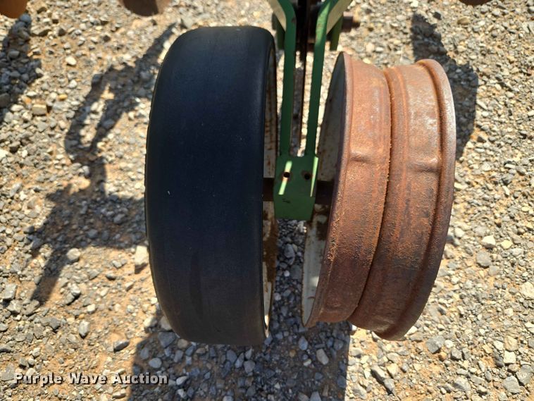 image for item EW8562 Wetherell 2700 row crop cultivator