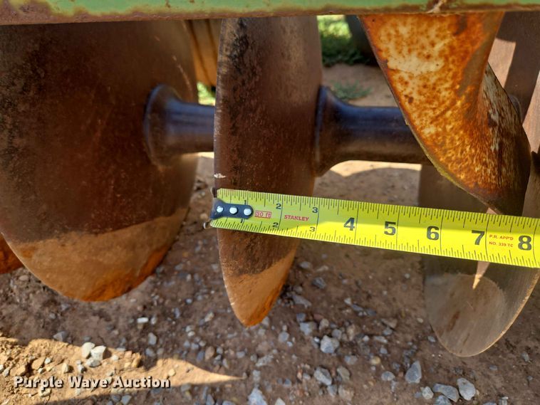 image for item EW8563 John Deere tandem disk