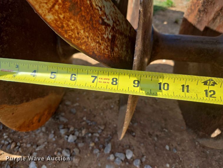 image for item EW8563 John Deere tandem disk