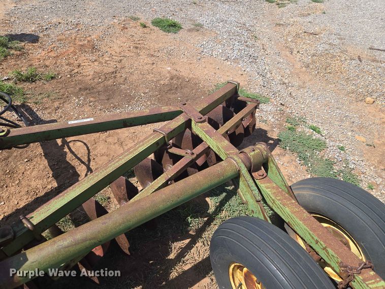 image for item EW8563 John Deere tandem disk