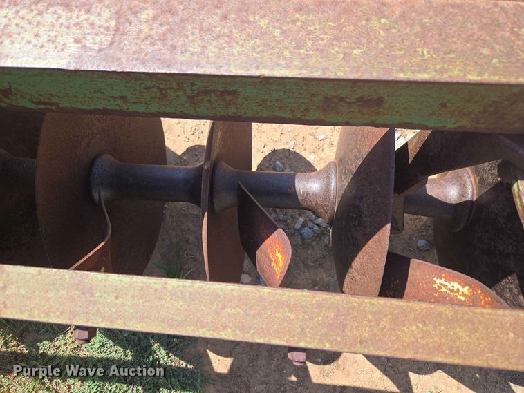 image for item EW8563 John Deere tandem disk