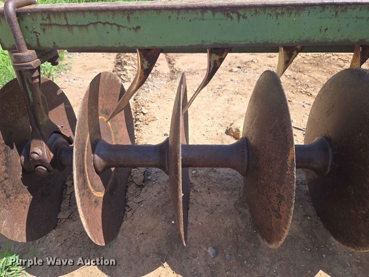 image for item EW8563 John Deere tandem disk