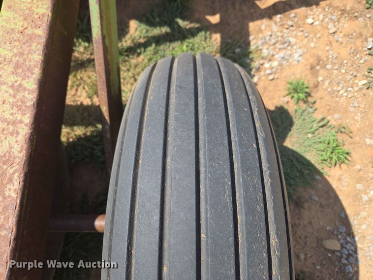 image for item EW8563 John Deere tandem disk