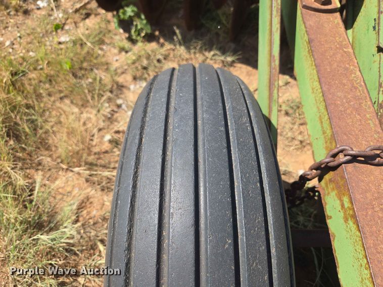 image for item EW8563 John Deere tandem disk