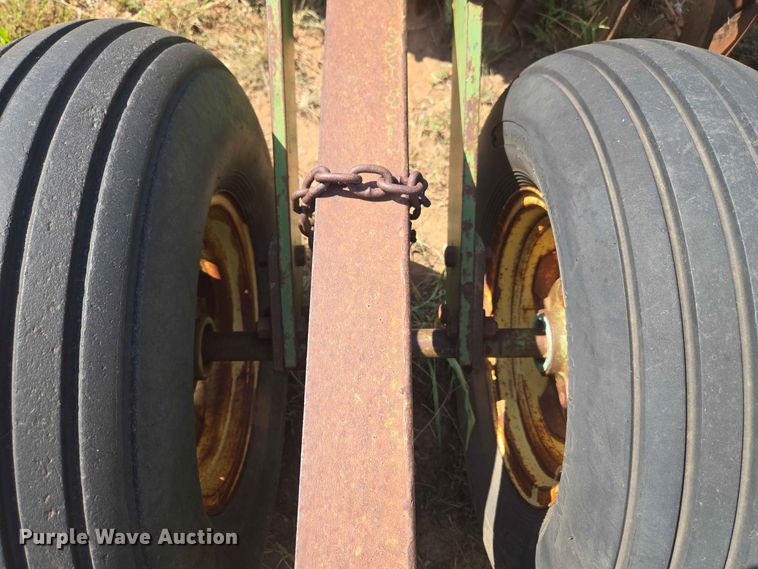 image for item EW8563 John Deere tandem disk