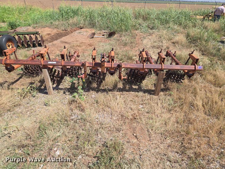 image for item EW8564 Row crop cultivator
