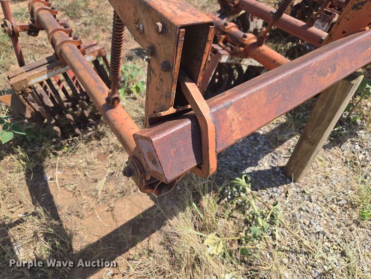 image for item EW8564 Row crop cultivator