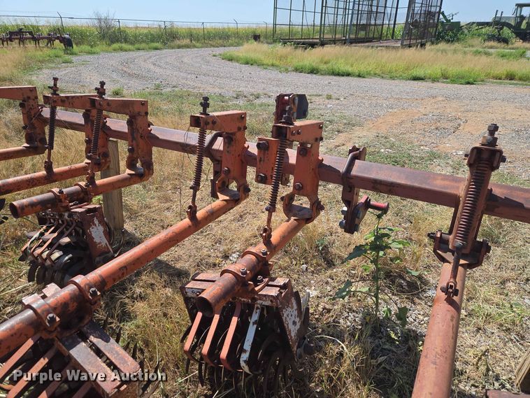 image for item EW8564 Row crop cultivator
