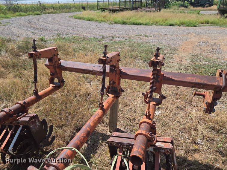 image for item EW8564 Row crop cultivator