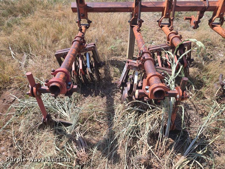 image for item EW8564 Row crop cultivator