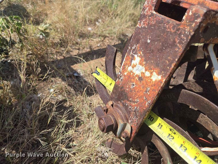 image for item EW8564 Row crop cultivator