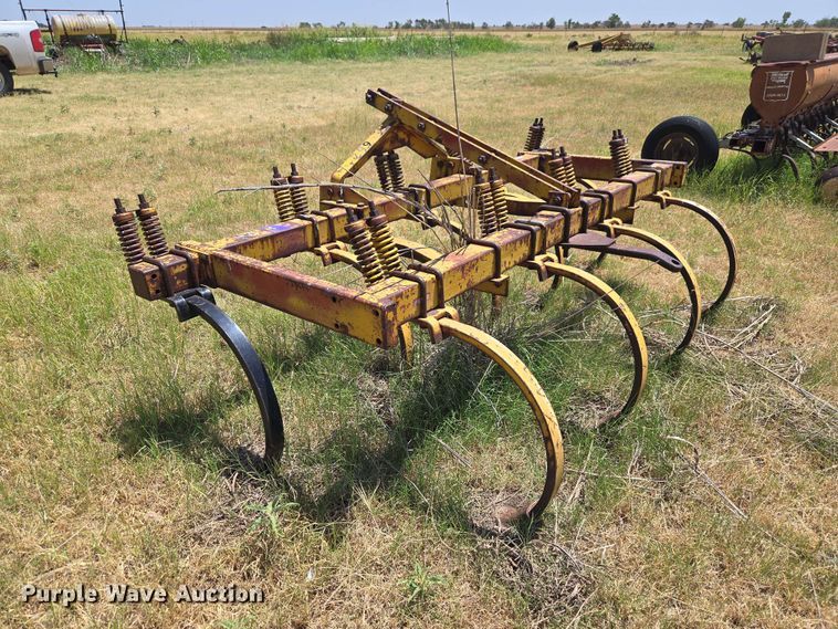 image for item EW8570 International field cultivator