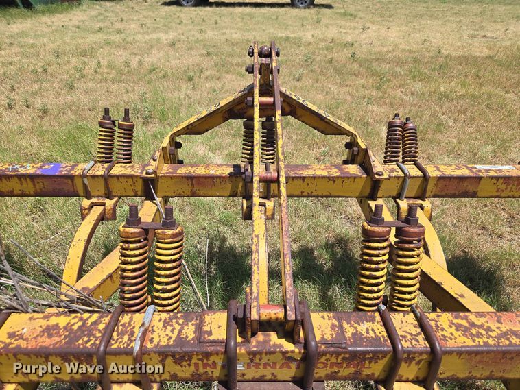 image for item EW8570 International field cultivator